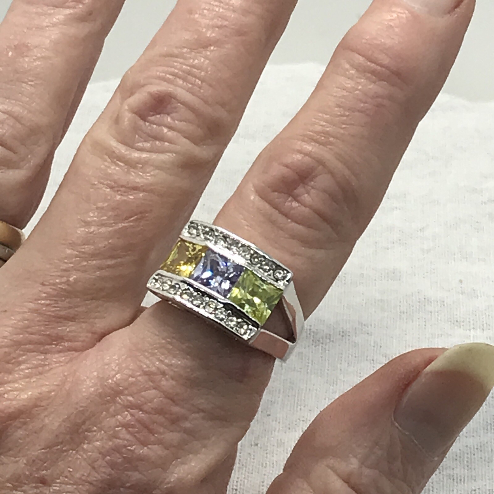 Vintage 18KGE Citrine, Amethyst, Perido & Clear Cubic Zirconia’s Ring sz 7