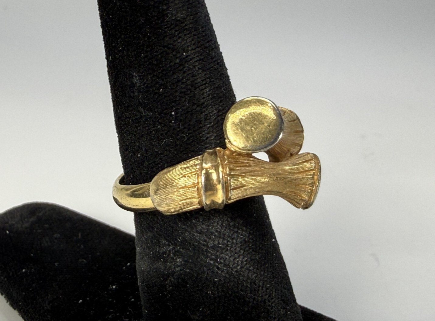 Vintage Avon Bamboo Brushed Gold Tone Ring Size 7