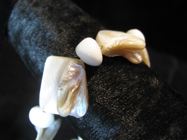 LOT S8 – 4 pc SEA SHELL NATURAL TONES MOP NECKLACE EARRING ANKLETS Beach Surfer