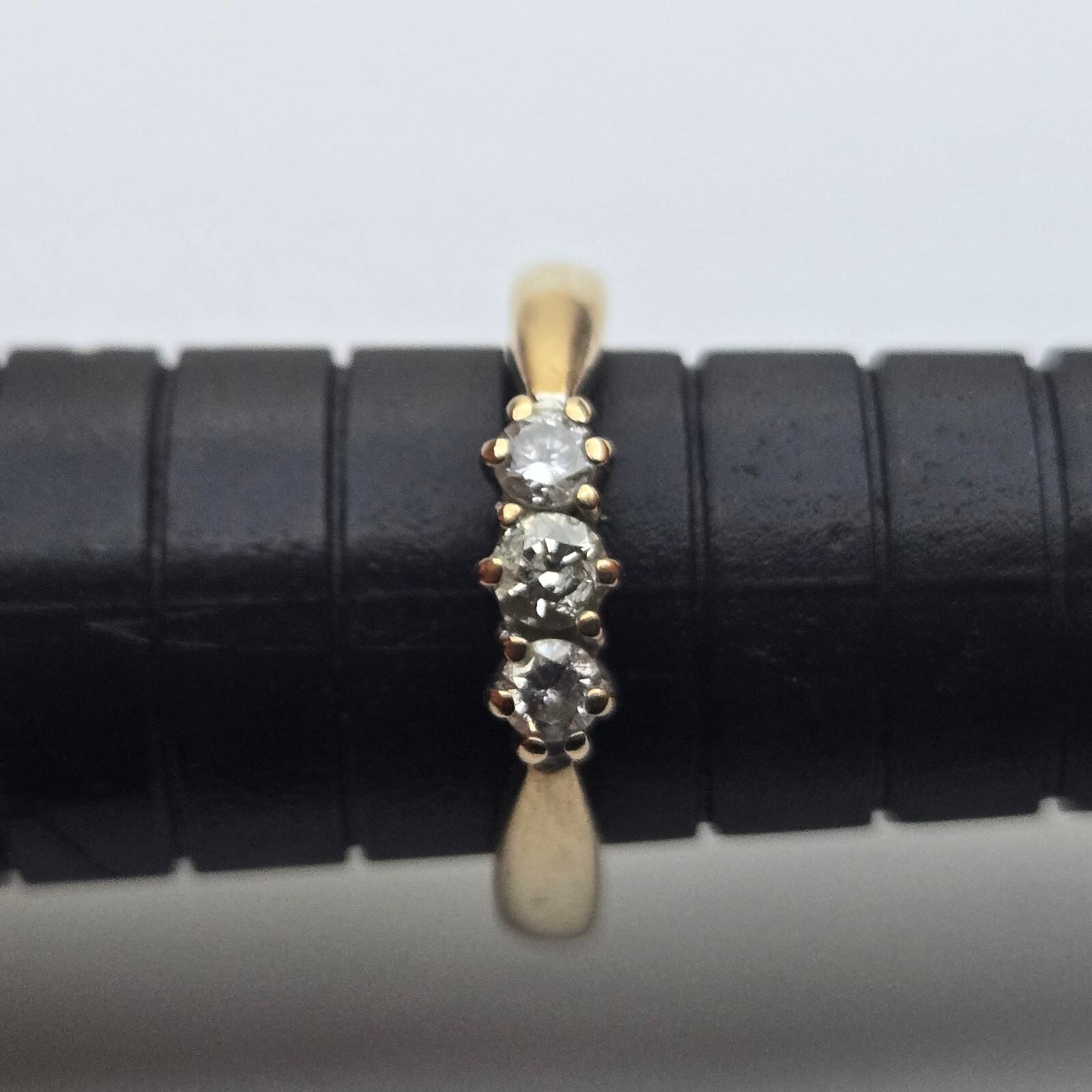 Vintage 9ct Yellow Gold Ring Diamond Stones UK Full Hallmarked Ring Size J