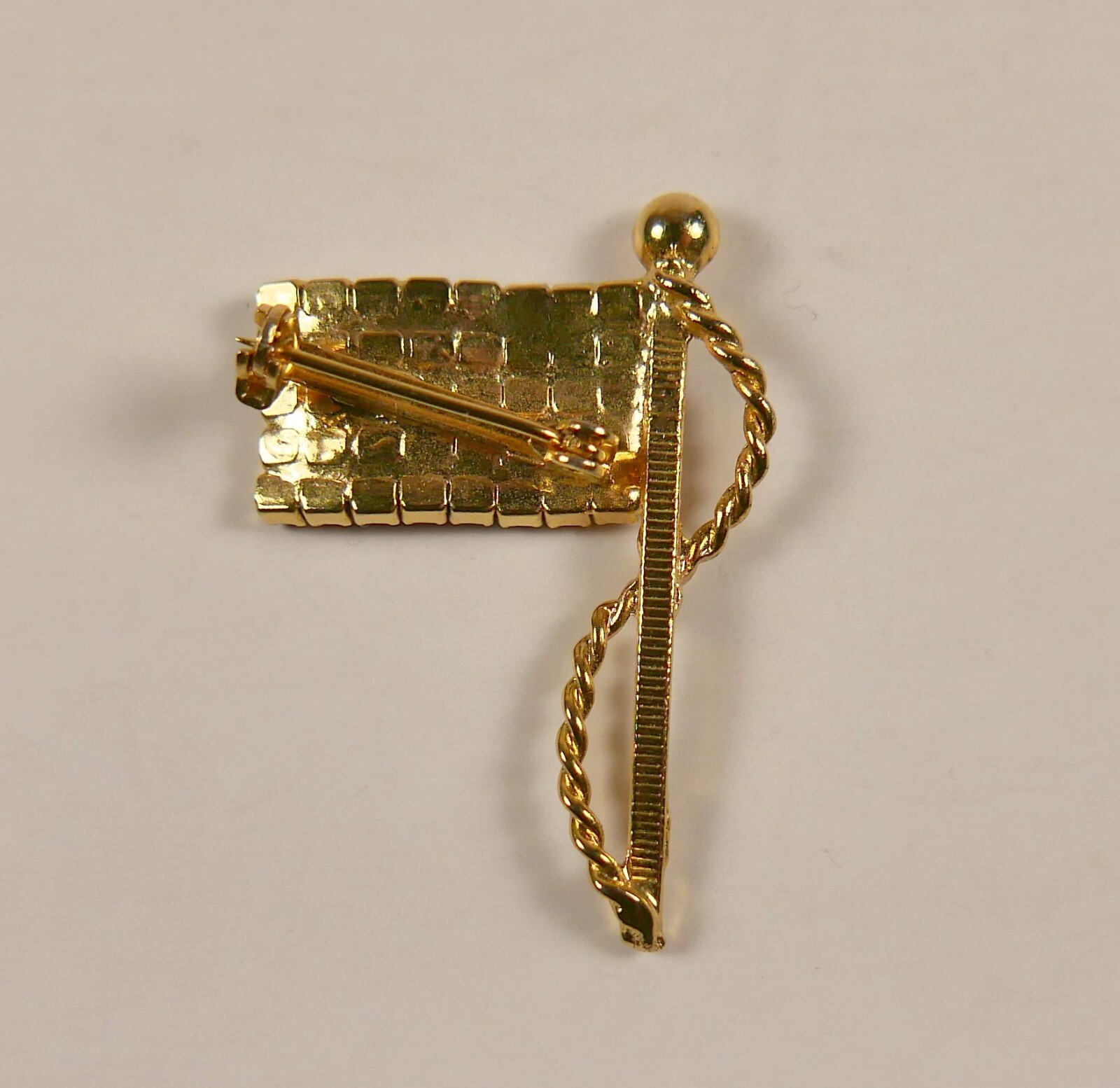 Vintage American Flag Pin Brooch Gold colored metal Rhinestones /Crystals