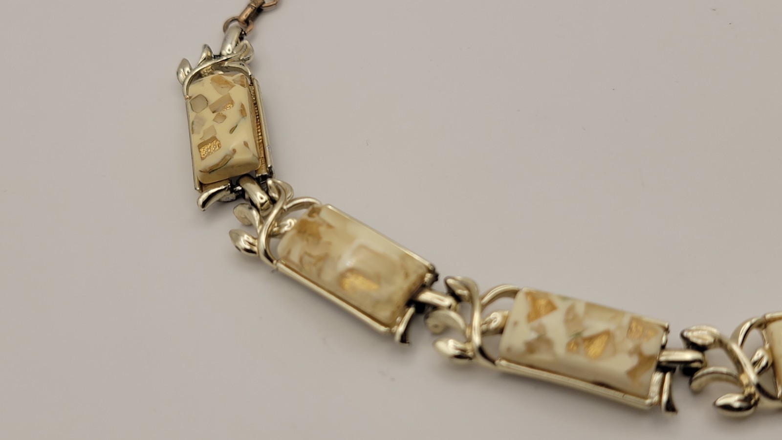 Vintage Thermoset Lucite Coro Off White Confetti Necklace Gold tone