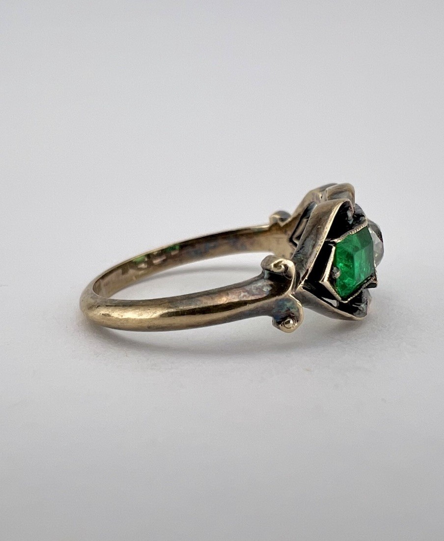 Antique Victorian 14K Rose Gold Old Mine Cut Diamond & Vivid Green Emerald Ring