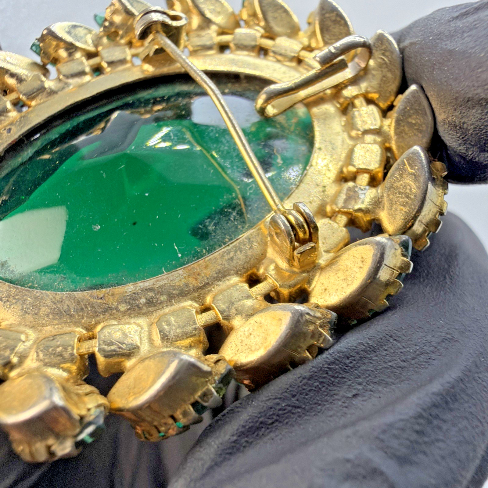 Vintage Gold Toned Austria Emerald Crystal Brooch Pendant