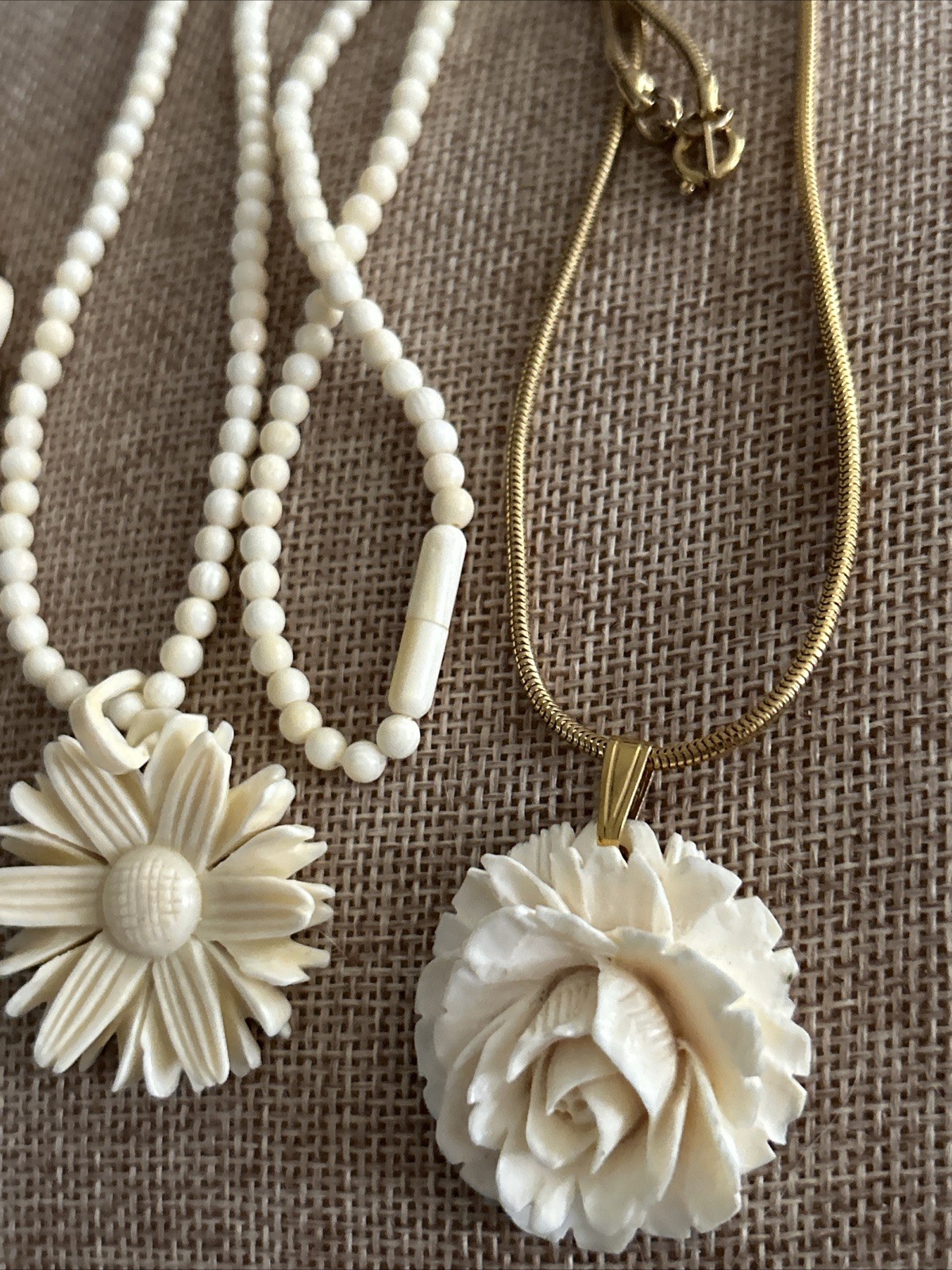 VTG JEWELRY SET LOT Carved Plastic Resin Floral Flower Rose BRACELET NECKLACE