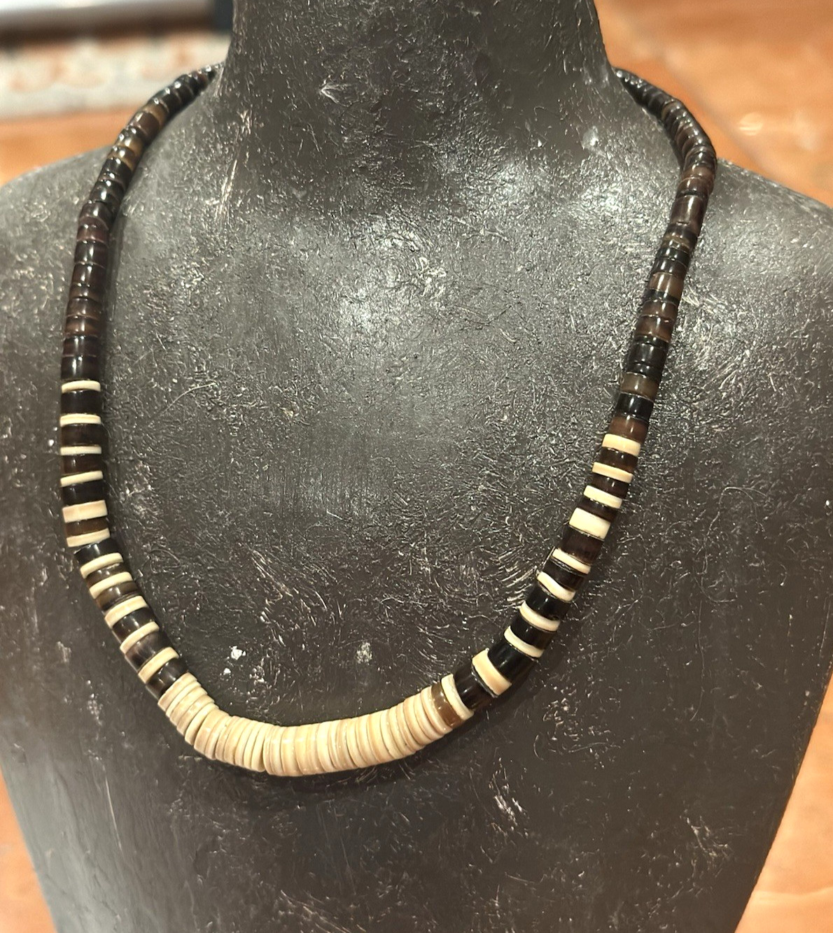 BROWN TAN SHELL COCONUT BEADS 15″ CHOKER BEACH Necklace 1980S SURFER HIPPIE EU