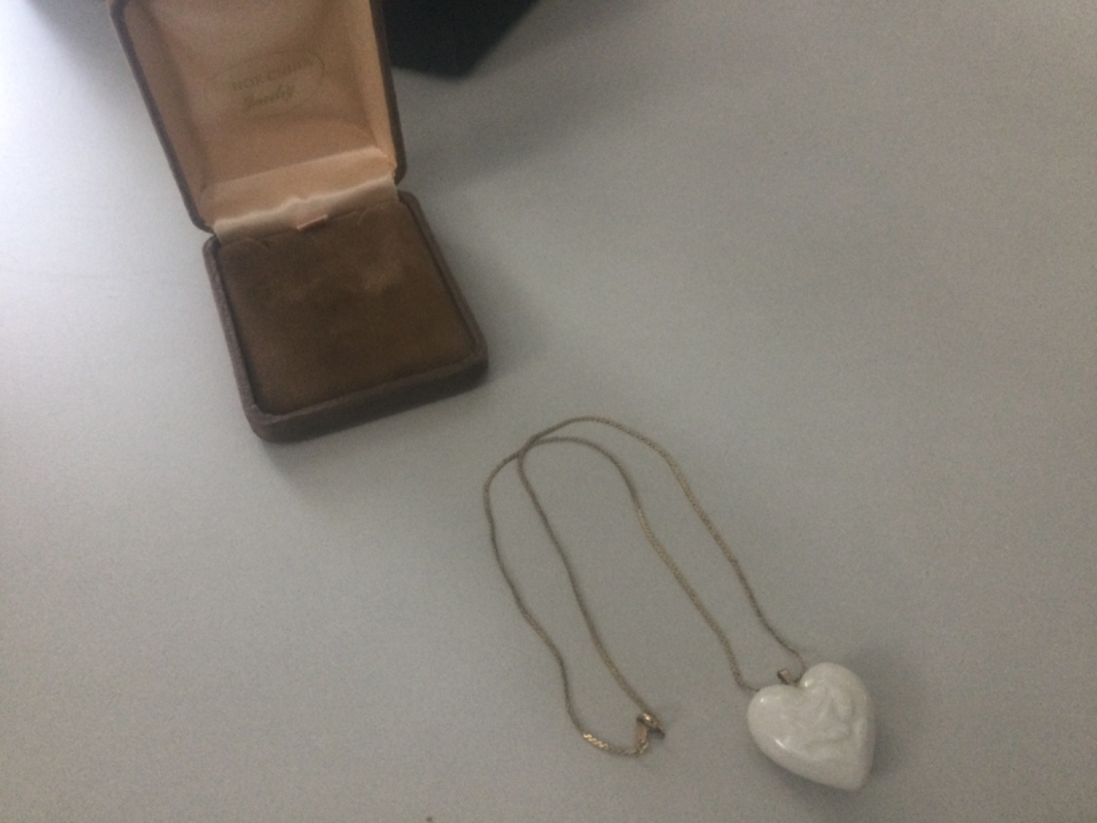 Vtg Lenox Porcelain Puff Heart Rose Pendant/ 1/20/12kGF Necklace w/ Original Box