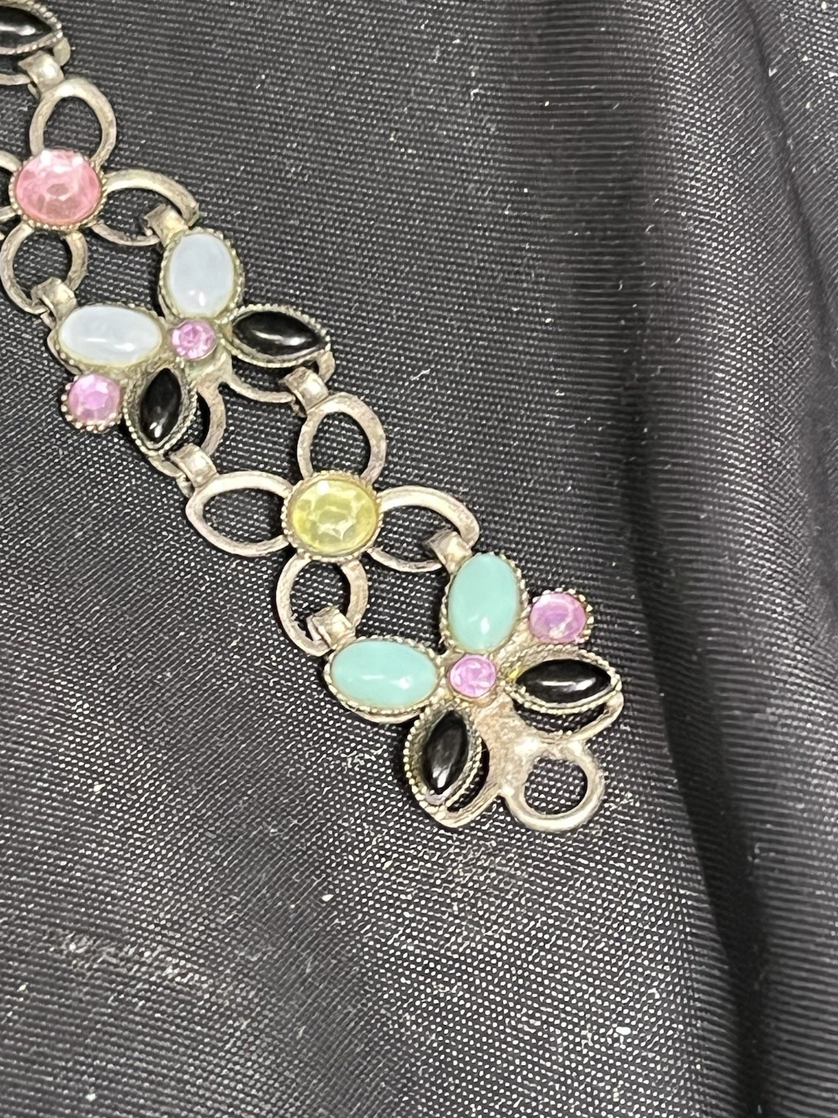 VINTAGE SILVER TONE BELLA LIA FAUX GEM FLOWER BRACELET 7.25”