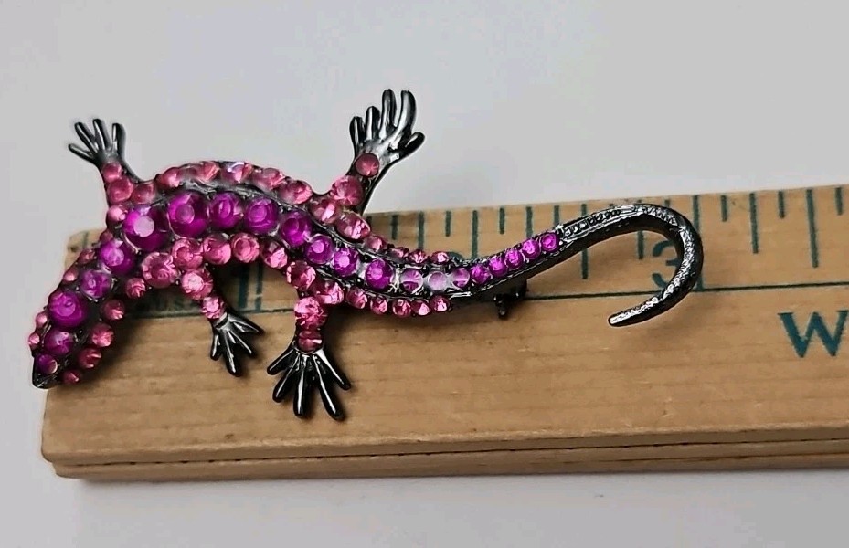 3″ Salamander Brooch Pink Rhinestones Gunmetal enamel Unsigned EUC