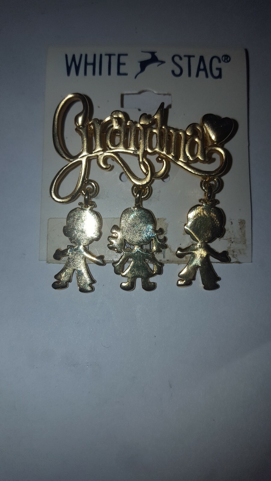 NW WHITE STAG GRANDMA’S CHILDREN FIGURE BROACH GOLDTONE GRANDMA GIFT Box inclu