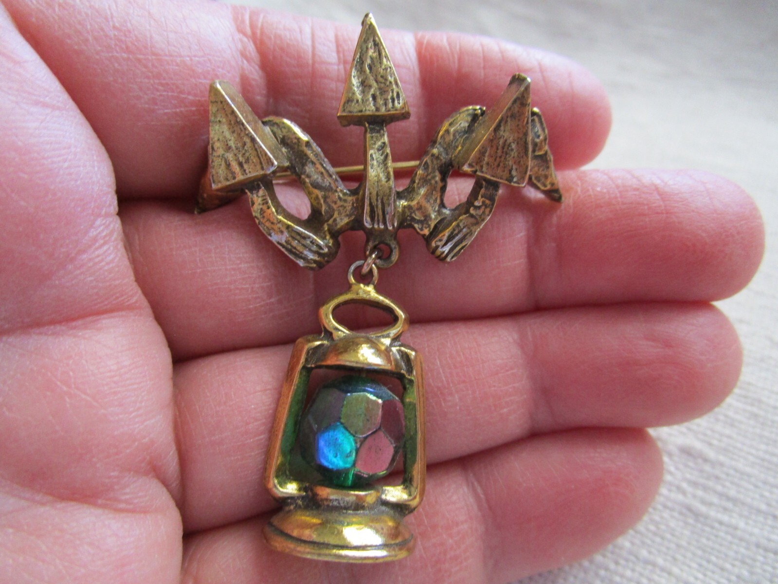 VTG signed ZENTALL Lantern Brooch, Triple arrow dangle, Gold tone APR24-14
