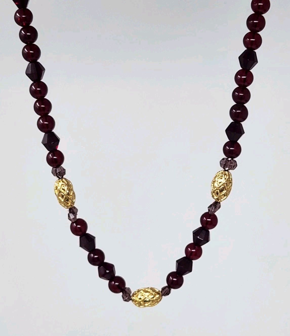 Red Lucite & Purple Faceted Glass Crystal Beaded Necklace Gold Tone Accents VTG