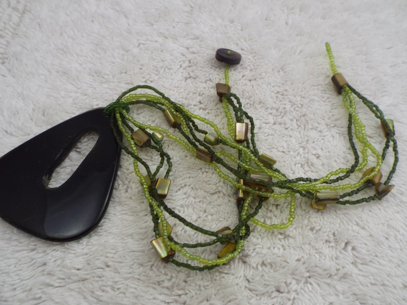 Green Glass Shell Acrylic Pendant Necklace