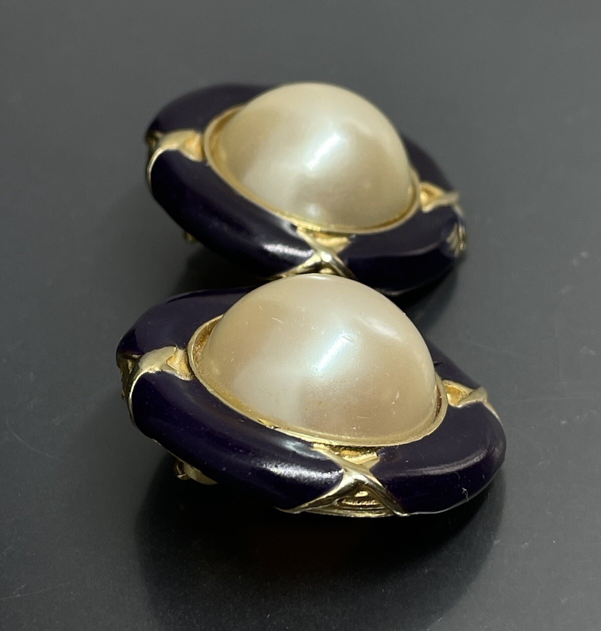 Vtg Gay Boyer Gold Tone Navy Blue Enamel Faux Pearl Large Clip On Earrings