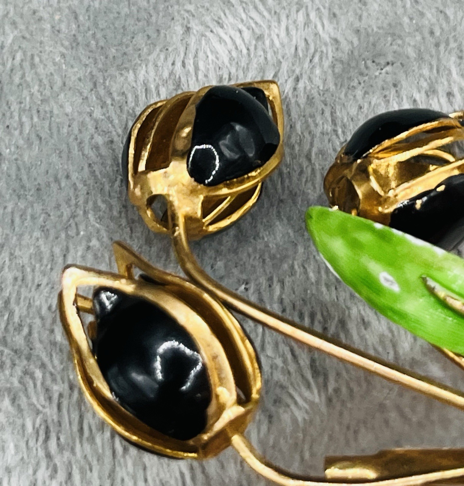 Vintage Black Enamel Moving Tulip Mid Brooch 3-D Bouquet Gold tone 2.5”