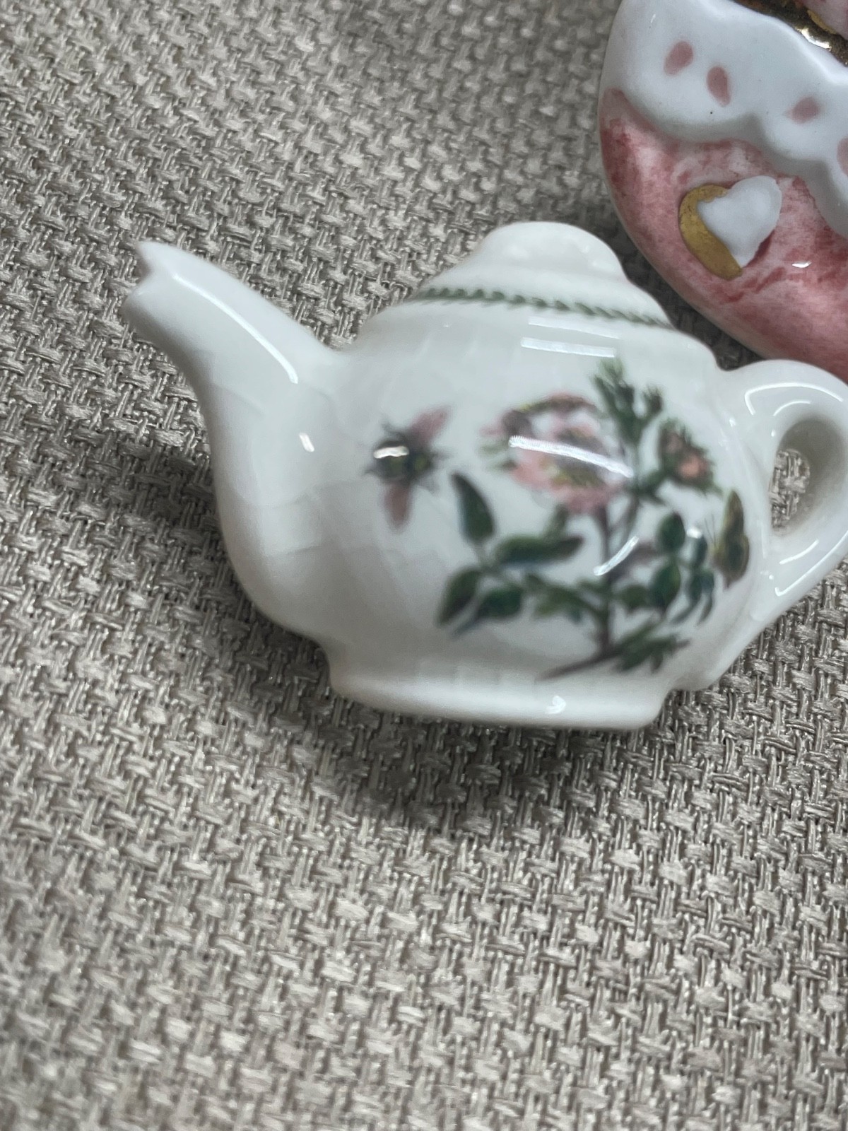 Brooch Pin set 2 ceramic pottery 1 is metal teapot and Heart shapes