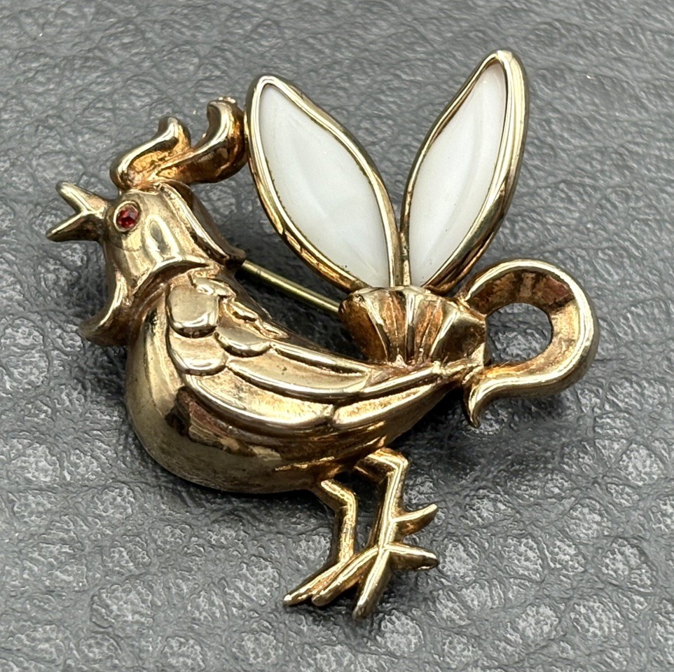 Vintage Rooster Gold Tone Rhinestone Pin Milk Glass Unsigned Trifari Petalette