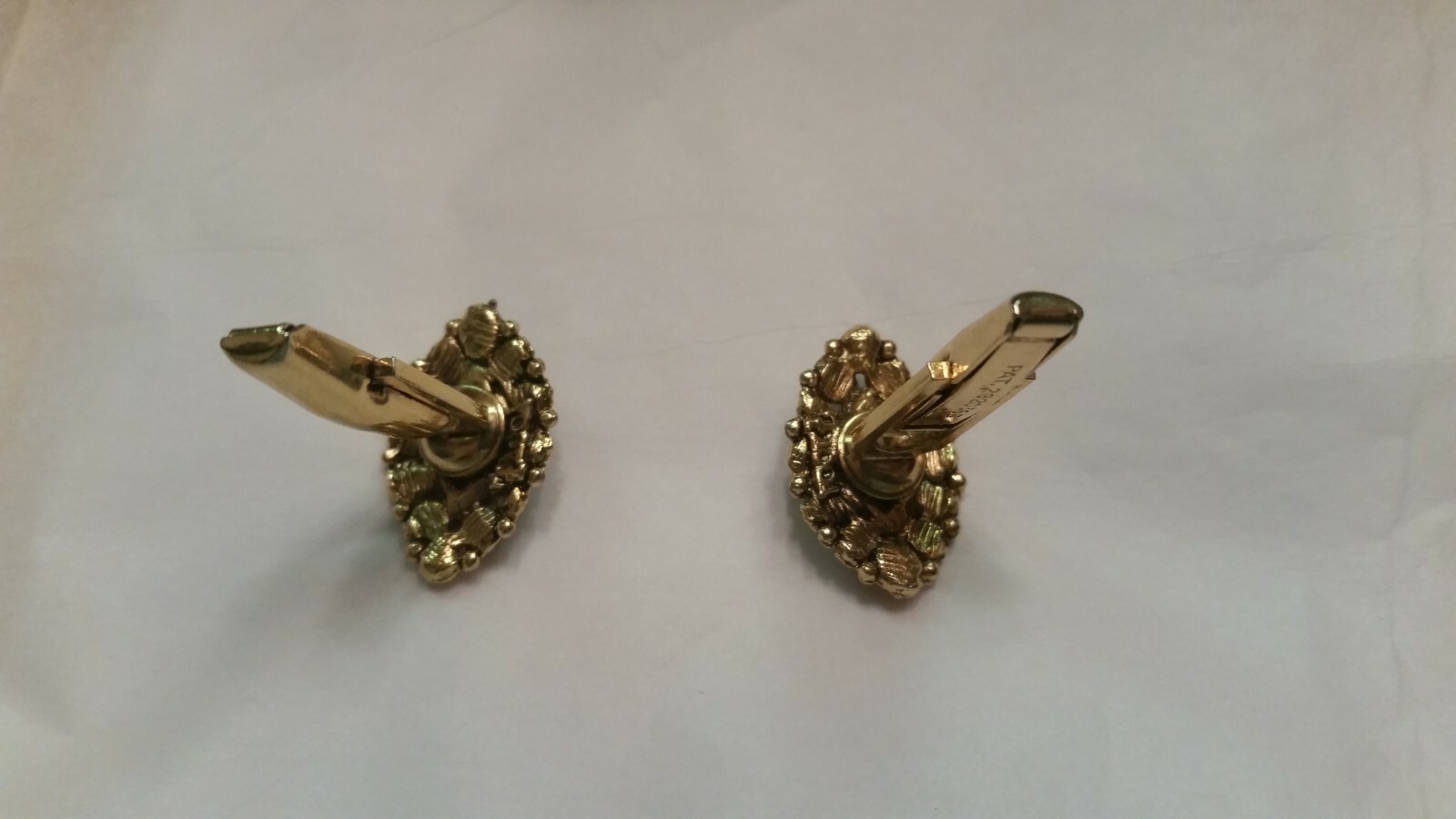 TACOA Gold Tone Filigree Cuff Links with Turquoise Stone – Pat. 2920363