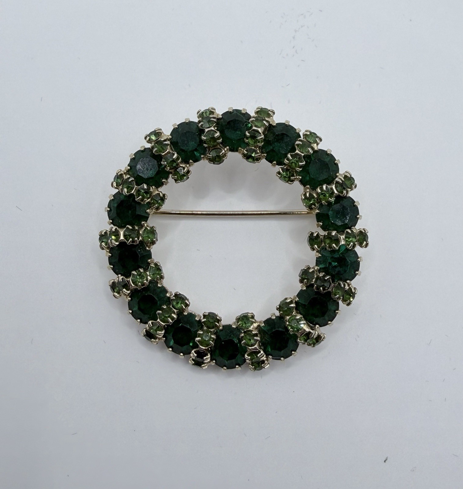 Vintage Weiss Dark Green Circle Round Brooch and Earrings Set in Gold Tone