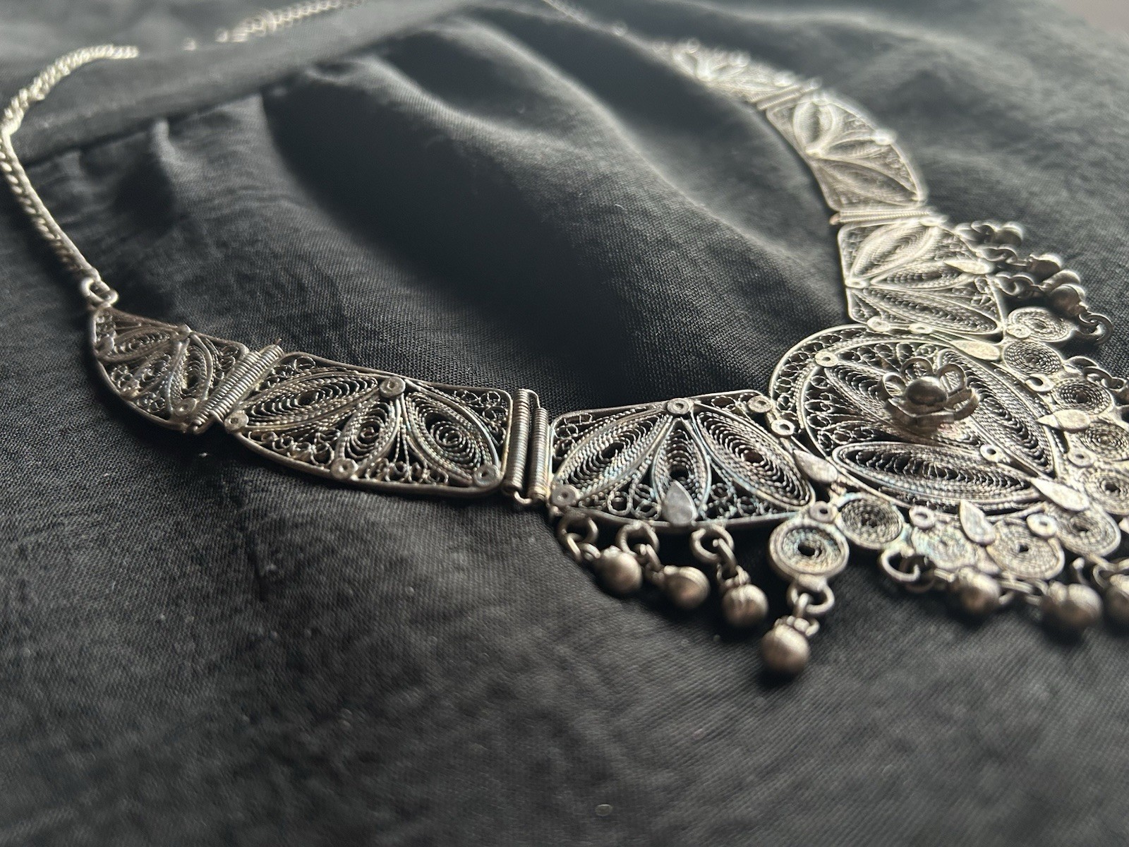 VTG Rare Spun Silver Filigree Artisan Flower Dangle Bib Statement Panel Necklace
