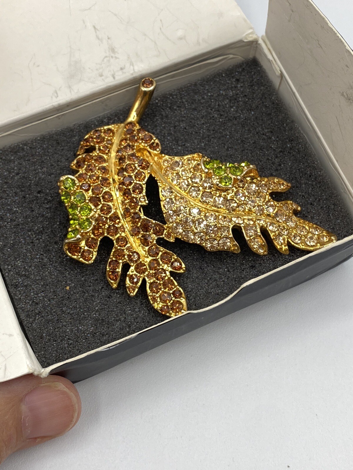 Brooch Kenneth J Lane KJL Signed Leaf Leaves Rhinestones Gold Tone With Box NICE