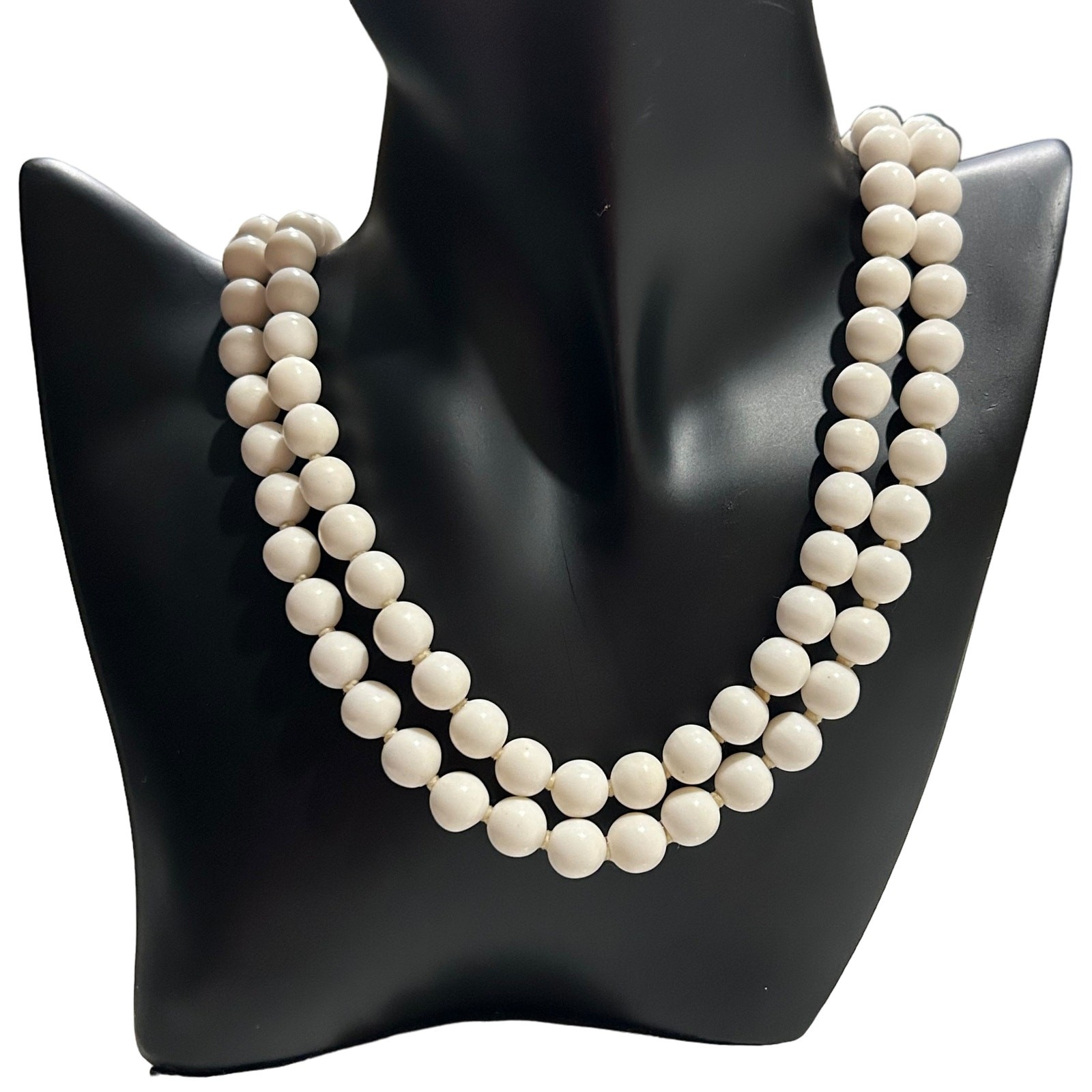 Womens Vintage White Double Strand Beaded Necklace Box Tab VTG