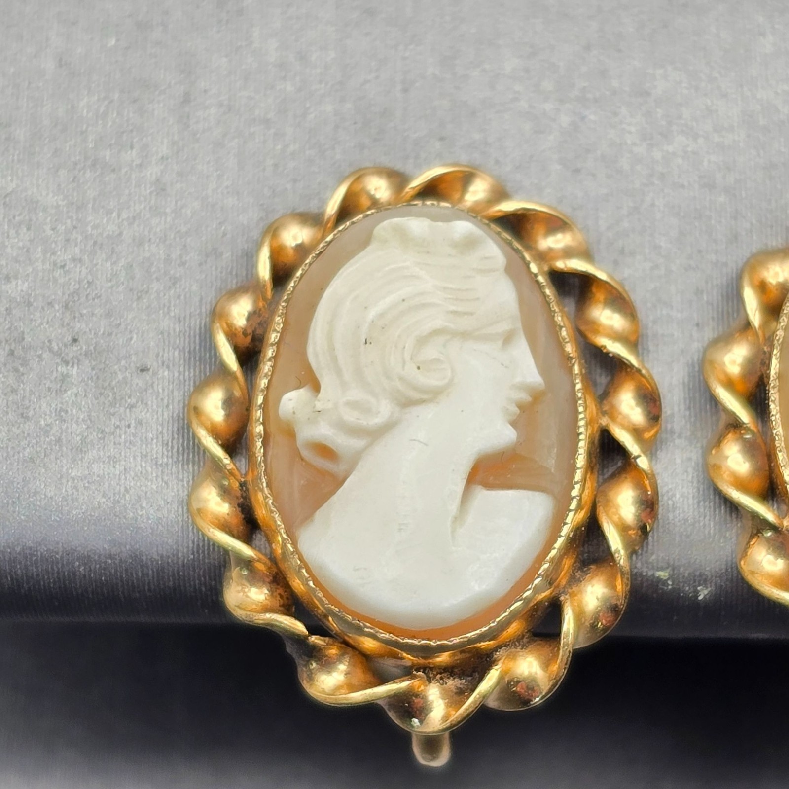 Vintage Cameo Earrings 12K Gold Filled Shell AMCO Mid Century Screw Back