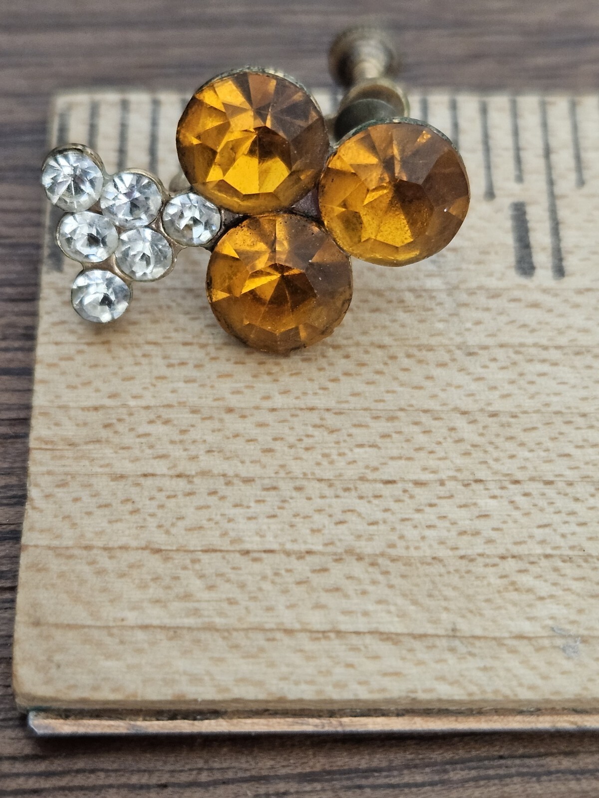 VTG Golden Rhinestone earrings with clear Glass rhinestone triangles screw back