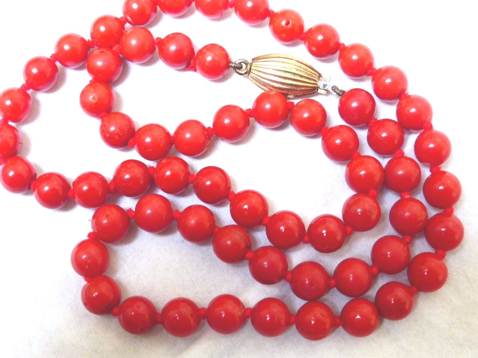 VINTAGE ITALY BLOOD RED CORAL 8mm BEAD NECKLACE 39 GRAMS 21″ UNDYED