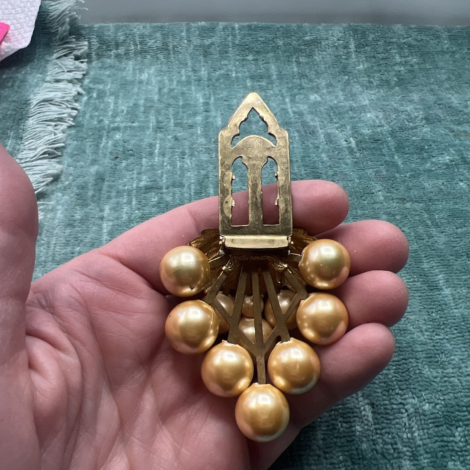 Vintage LARGE 2” Gold Tone Bunch Of Grapes Faux Pearl Antique Dress Scarf Clip