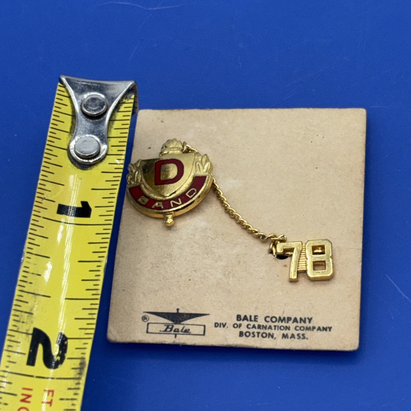 Vintage 1978 D Band Pin Gold Tone Dangle Charm Original Card Bale Co