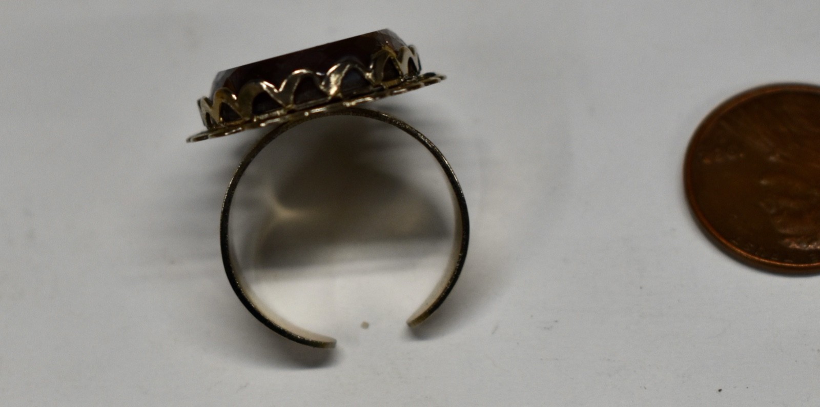 VINTAGE brown white gold swirl GLASS OVAL RING CHUNKY COSTUME JEWELRY