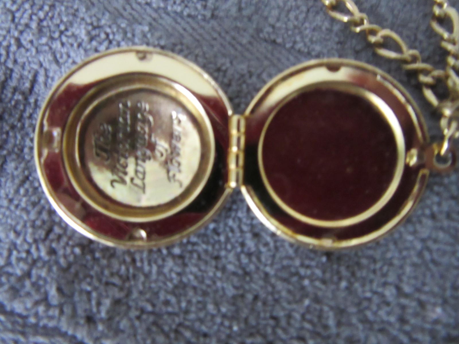 VTG Joan Rivers Victorian Language of Flowers Pansy Charm Locket Necklace EUC