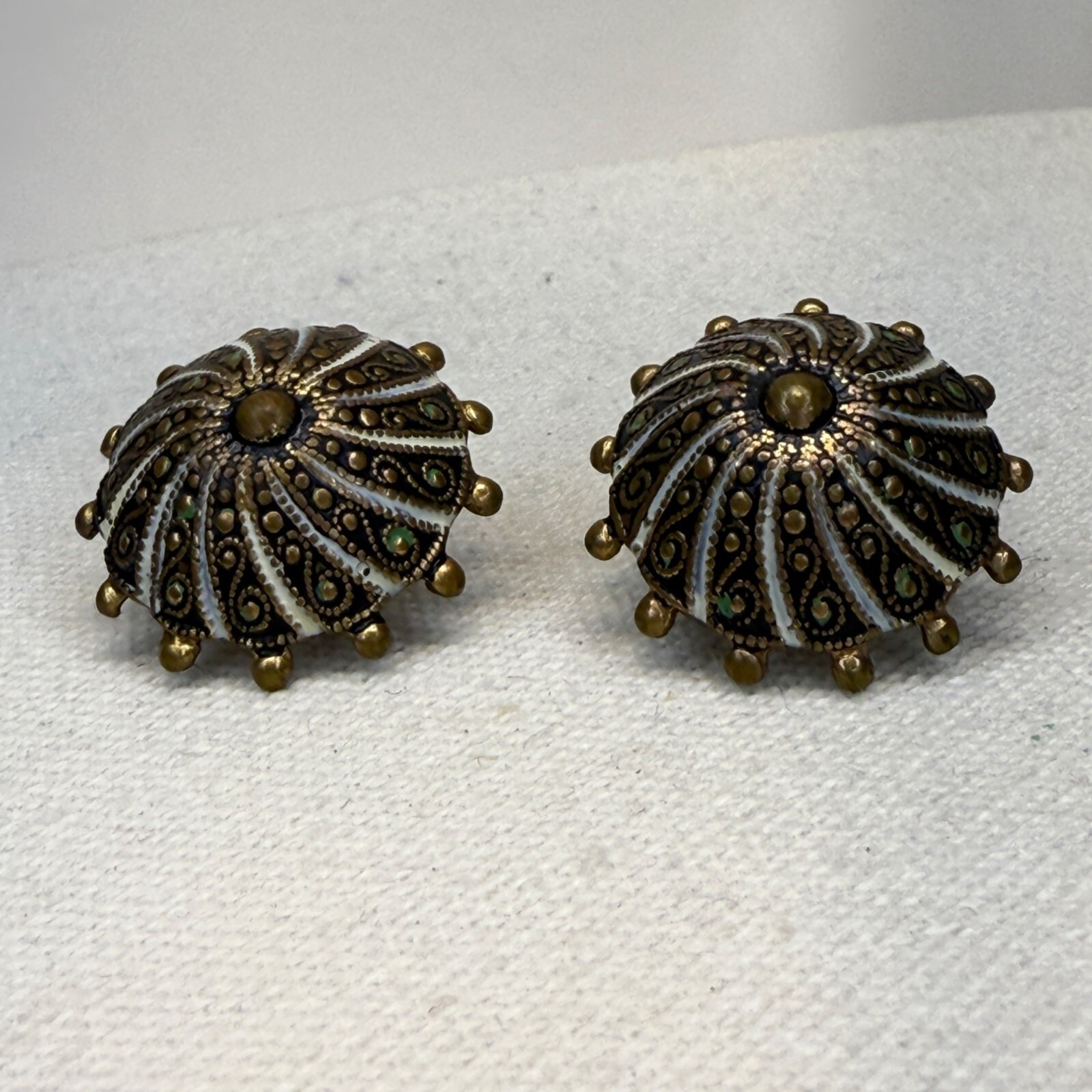 Vintage Damascene Screw Back Earrings MCM Classic