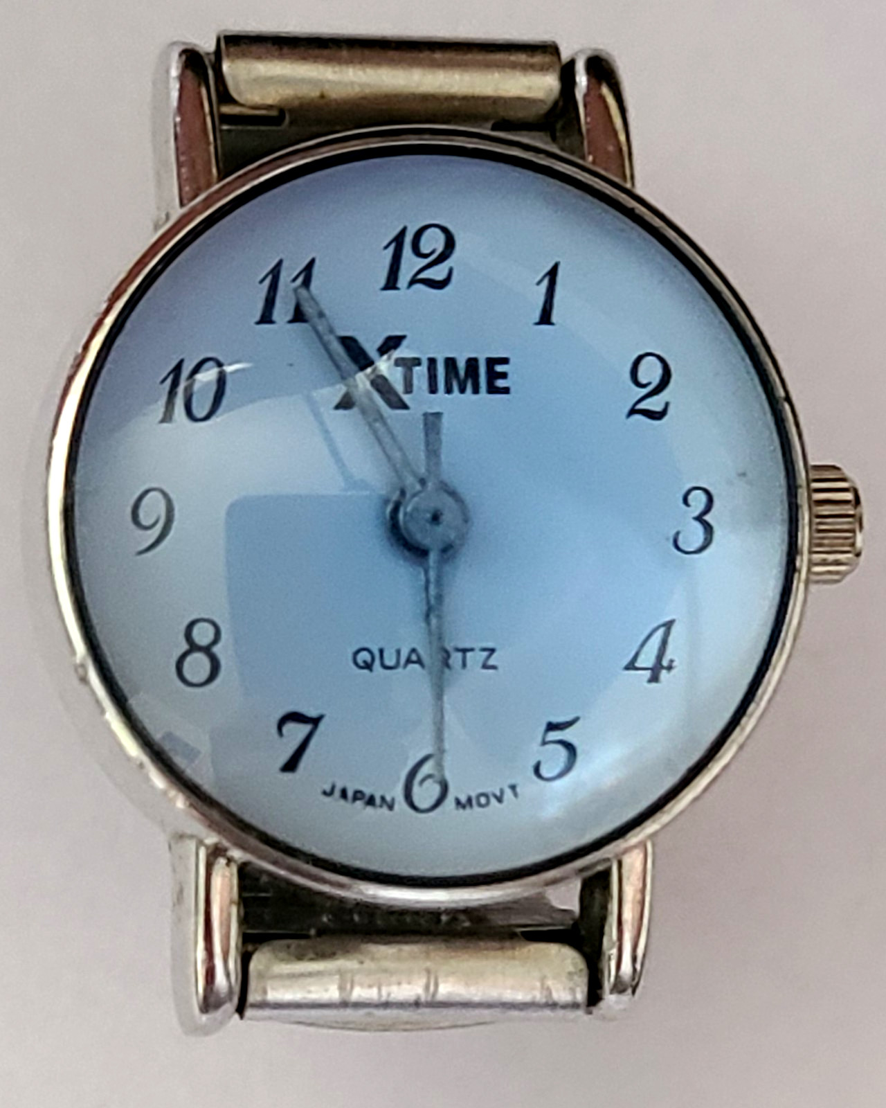 VINTAGE STUNNING SILVER TONE XTIME QUARTZ RING WATCH STRETCH BAND NOT WORKING