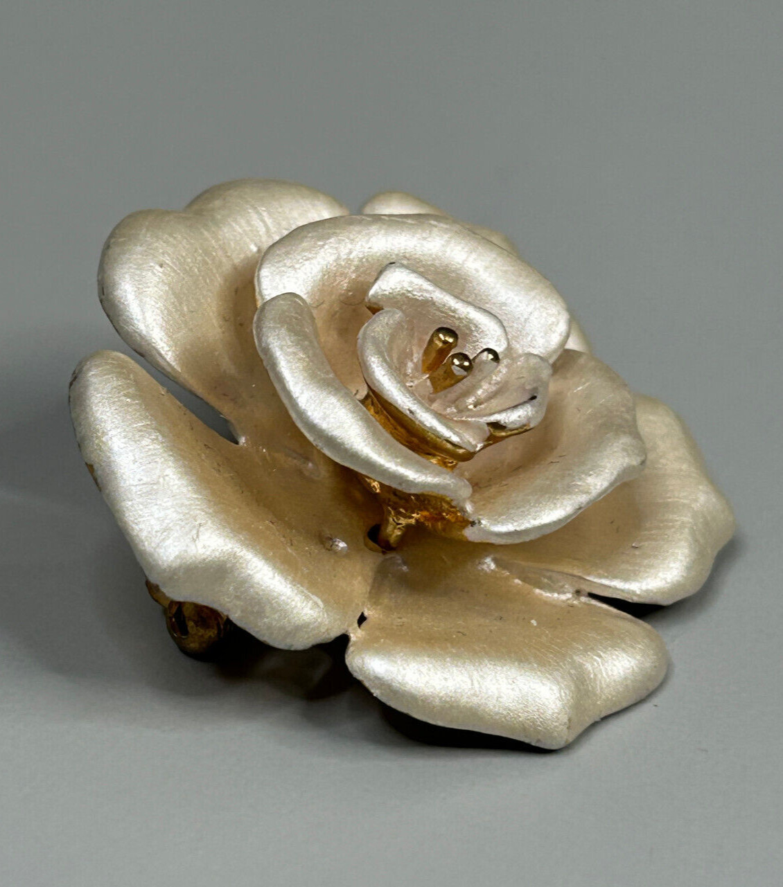 Vintage Gold Tone Enamel Champagne White Rose Brooch Pin 1.5″ x 1.5″