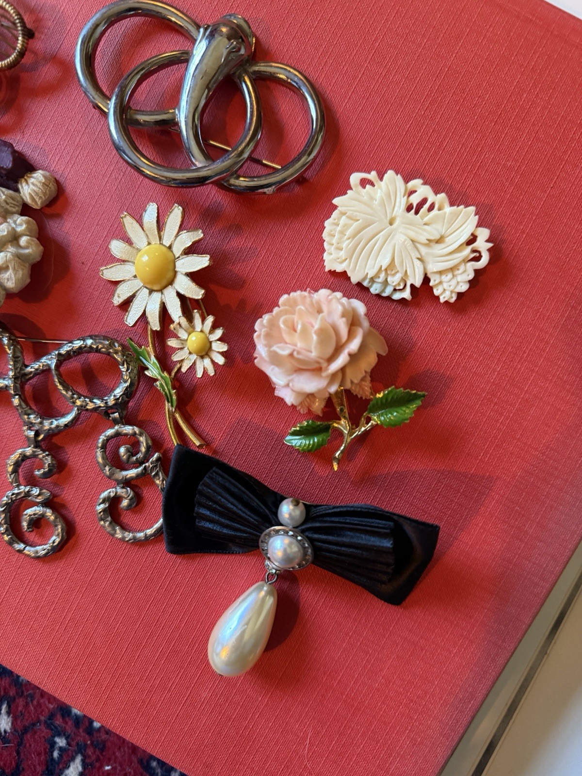 Vintage Brooch Pins Costume Jewelry Craft (11 Pieces)