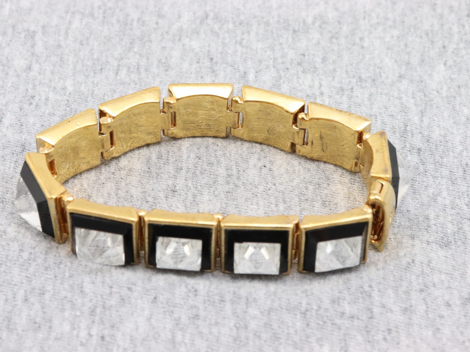 7″ Vintage Henri Bendel Square Crystal Rhinestone Clasp Bracelet Gold Tone Heavy