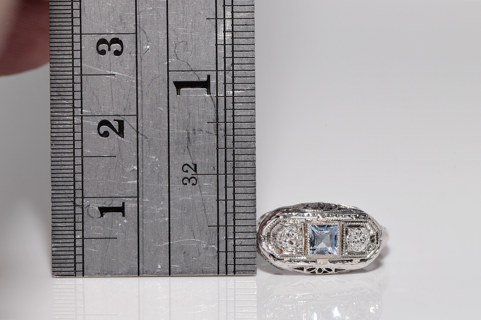 Antique Circa 1920s Art Deco 18k Gold Natural Diamond And Aqua Marine Ring