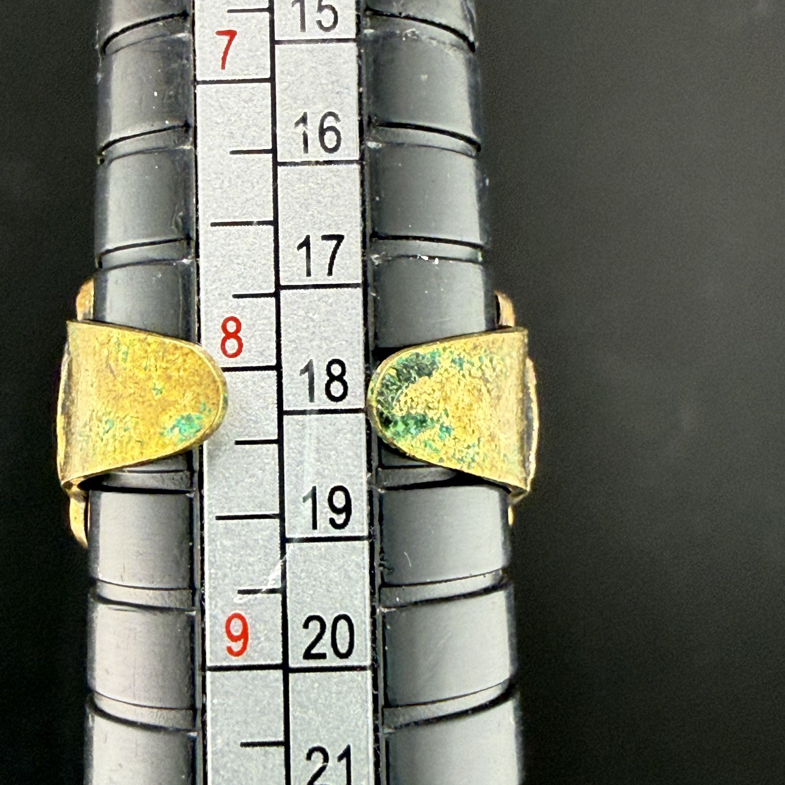 Vintage Rhinestone Ring Dark Green Gold Tone Size 8