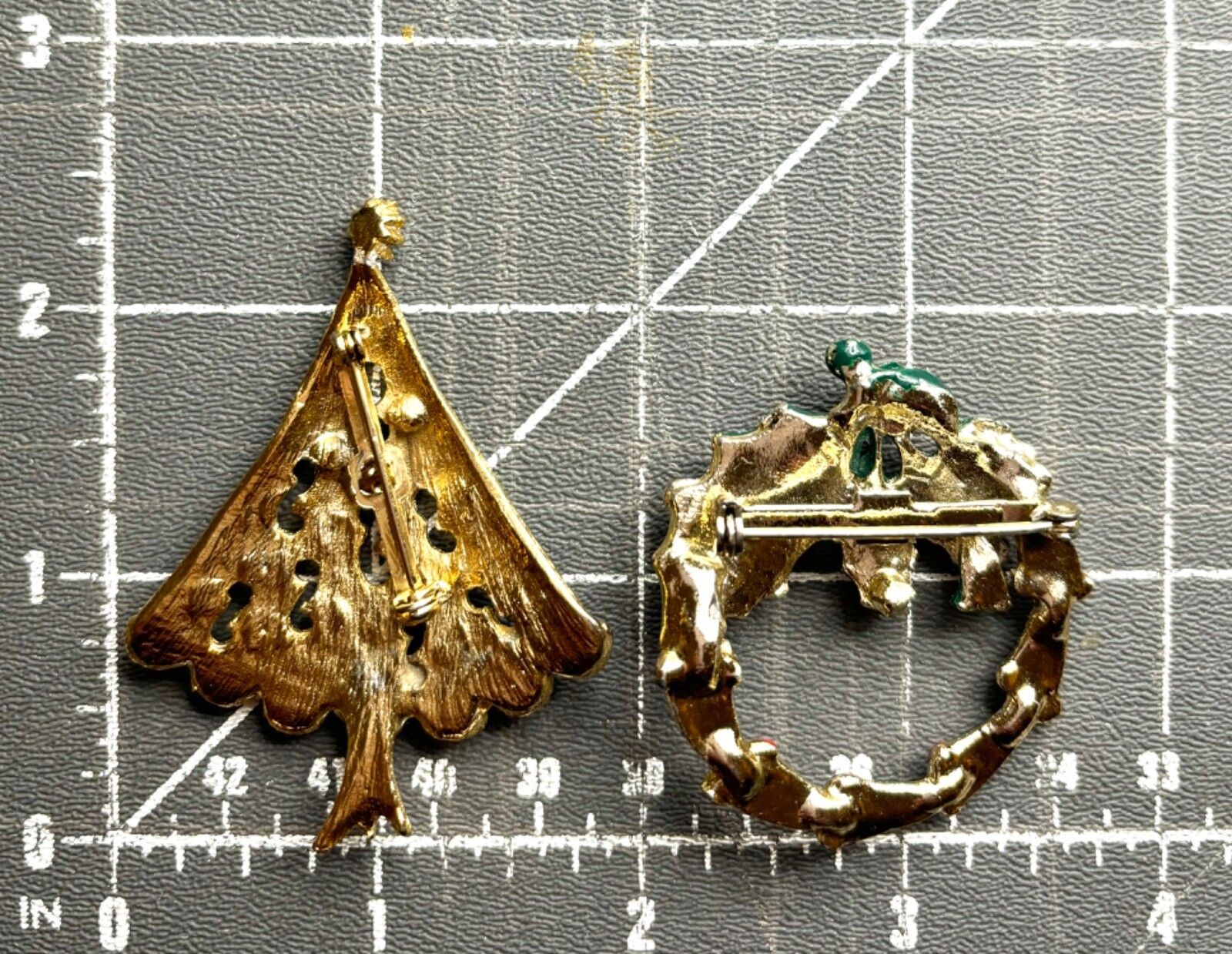 LOT OF 2 VINTAGE HOLIDAY PINS,CHRISTMAS BROOCHES,FESTIVE TREE,CELEBRATE,COLLECT