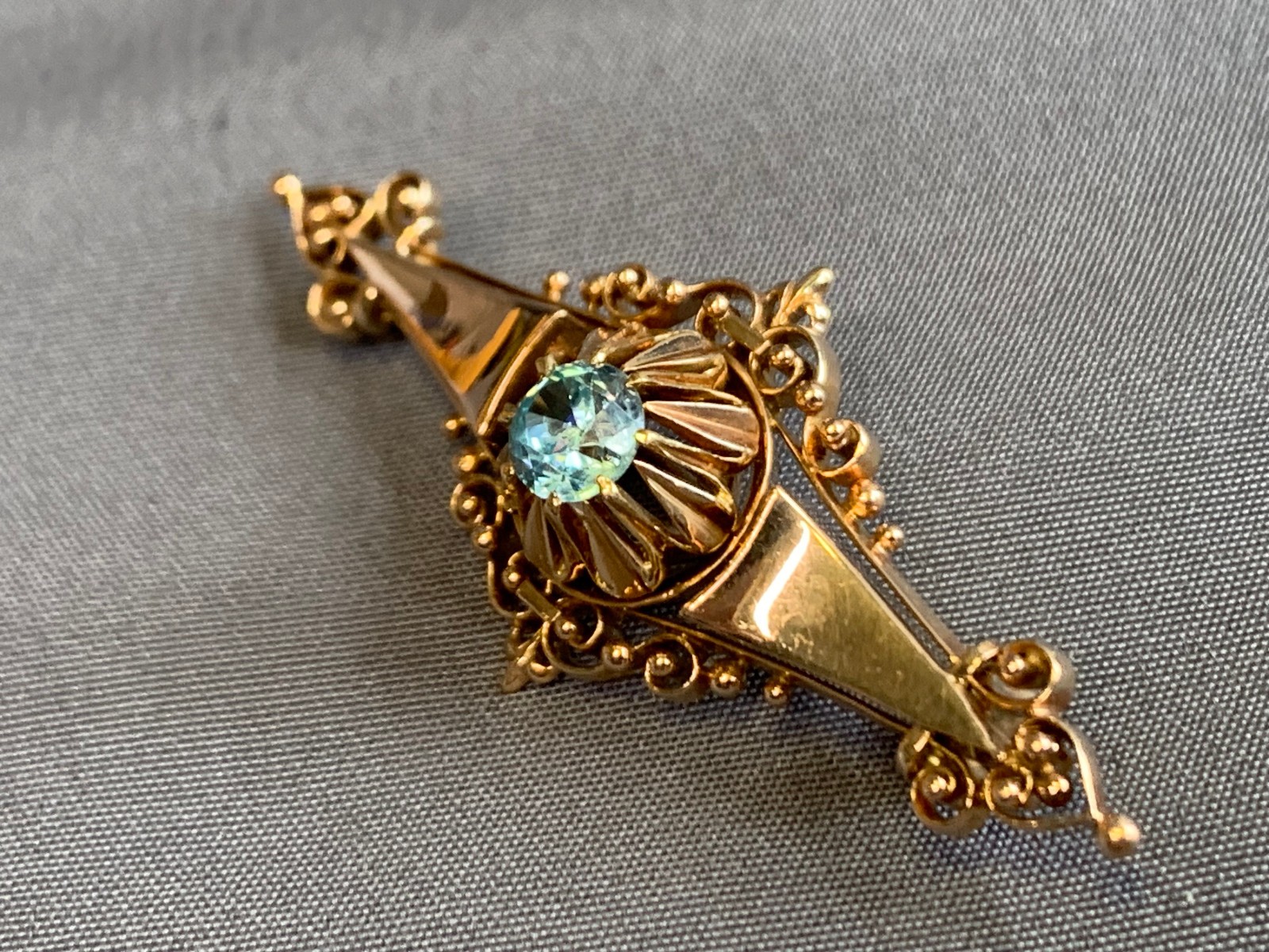 Vtg Yellow Gold Brooch 6.63g Fine Jewelry Blue Topaz Color Stone Pin *READ*
