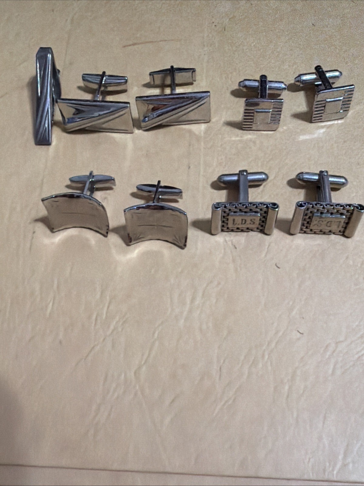 Lot of 4 pairs of Vintage Men’s Cuff Links And 1 Tie Clip