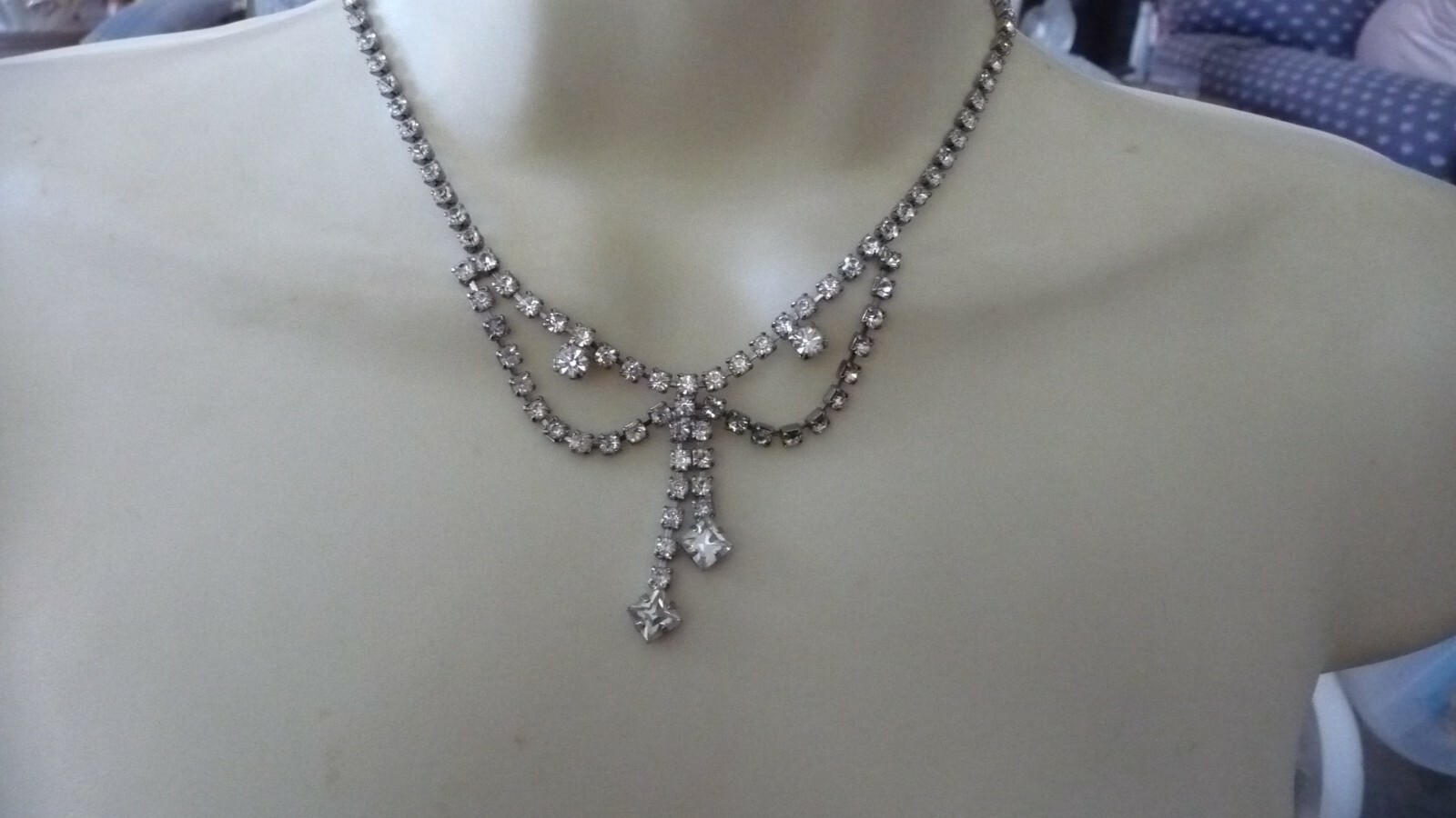 #1/2X vtg costume NECKLACE SILVER TONE w RHINESTONES 7″ L