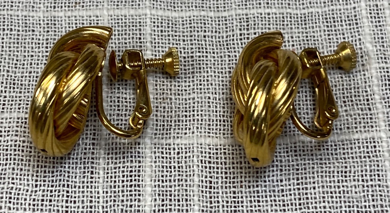 VIntage Napier Earrings Gold Tone Swirl Twist Hoop Clip On Adjustable Screw Back