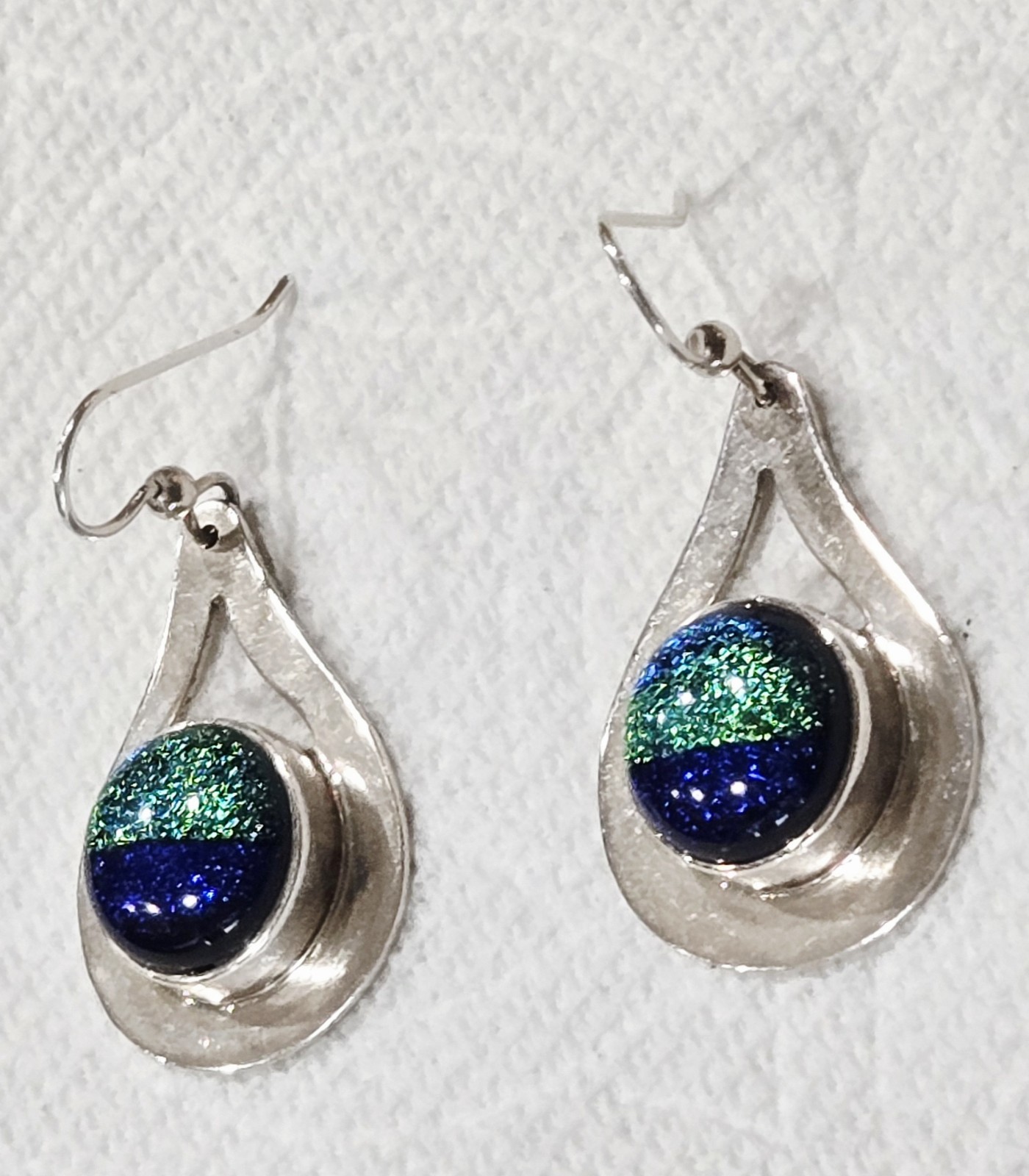 1980s DOMINIQUE DINOUART DDD Sterling Silver Dichronic Glass Teardrop Earrings