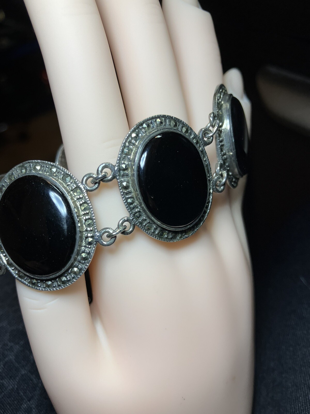Signed TM (Taxco Mex) 925 Sterling Silver Oval Black Onyx & Marcasite Bracelet