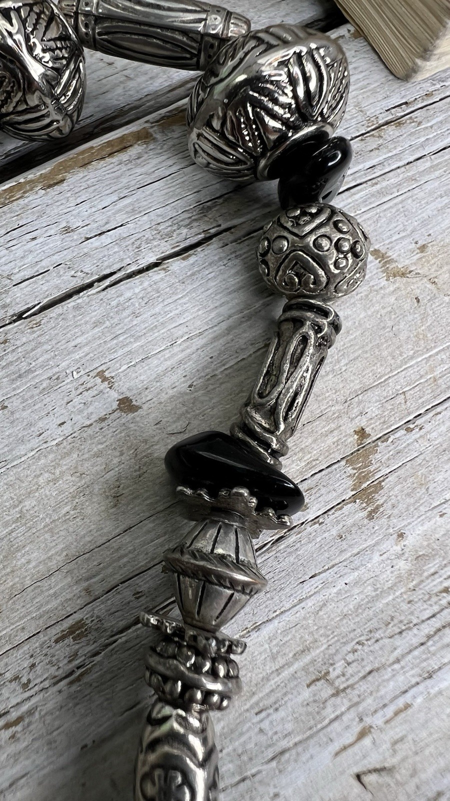 RETRO SILVER & BLACK TONE BEADED BRACELET WITH TOGGLE LOOP COSTUME JEWELRY 🖤