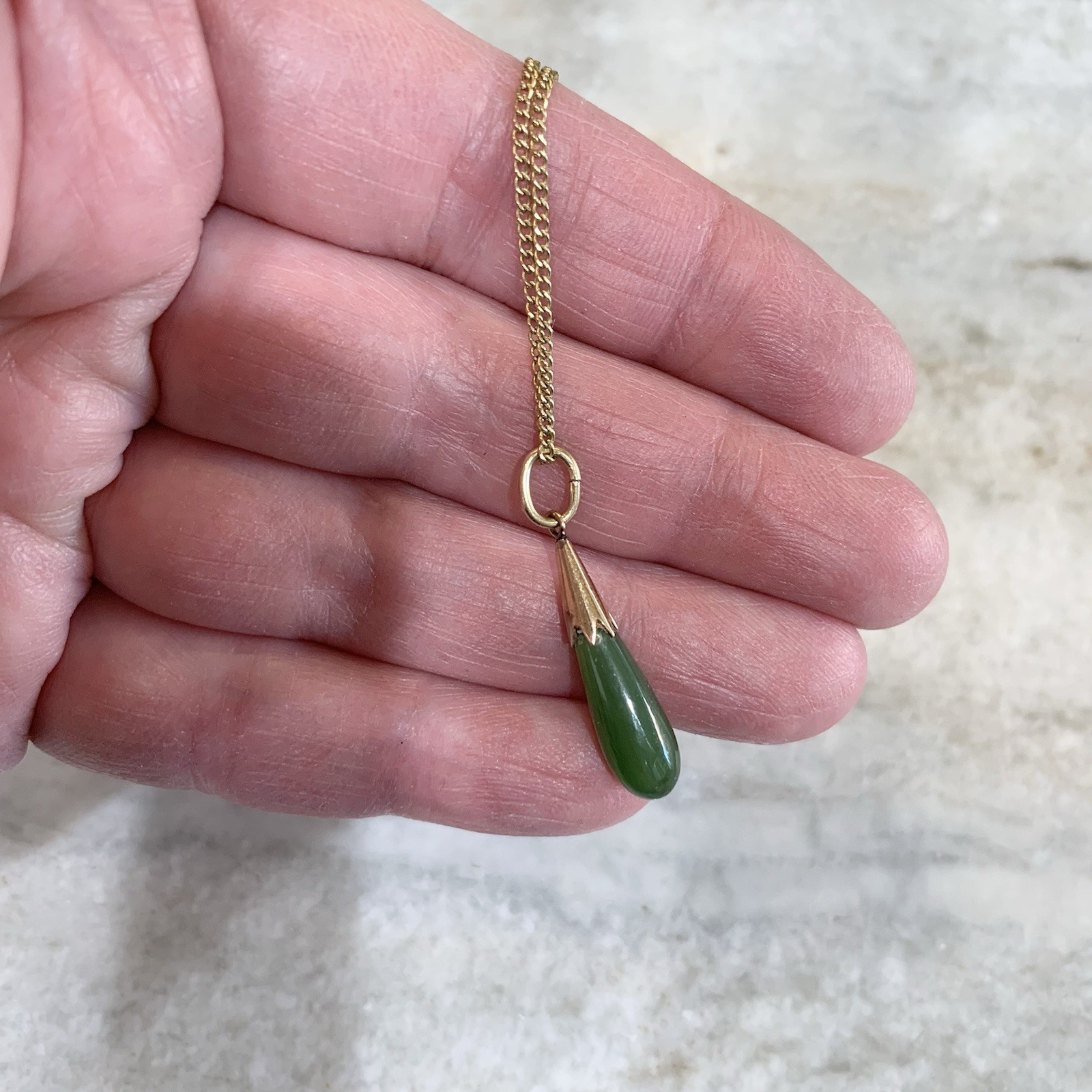 VTG Nephrite Jade Necklace Gold filled 12k Teardrop Pendant 1“ Spinach 2.9gr 18“