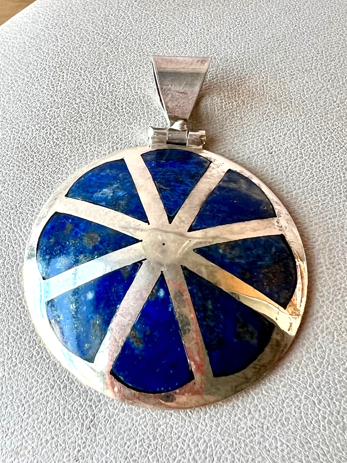 VINTAGE LARGE 980 FINE STERLING SILVER OVERSIZED LAPIS INLAID STATEMENT PENDANT